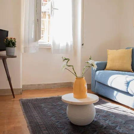 Annmarie House, Vaticano - Cipro