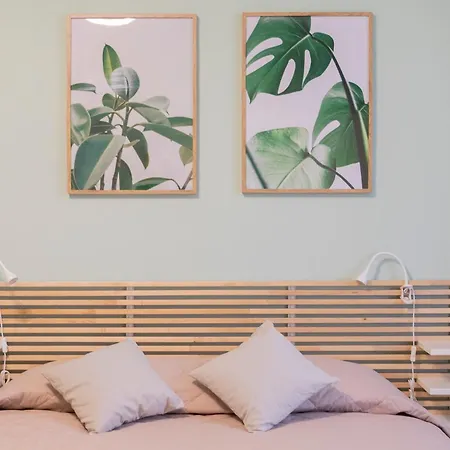 Annmarie House, Vaticano - Cipro Róma