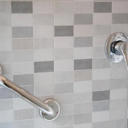 Annmarie House, Vaticano - Cipro * Róma