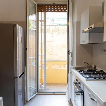 Annmarie House, Vaticano - Cipro *