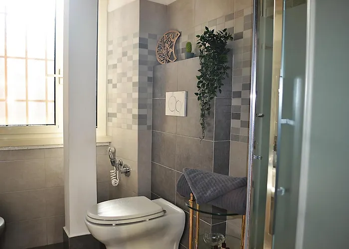 Annmarie House, Vaticano - Cipro *