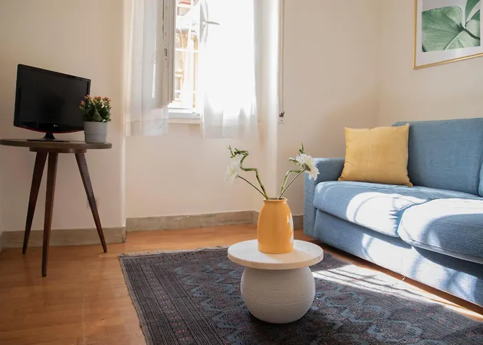 Annmarie House, Vaticano - Cipro